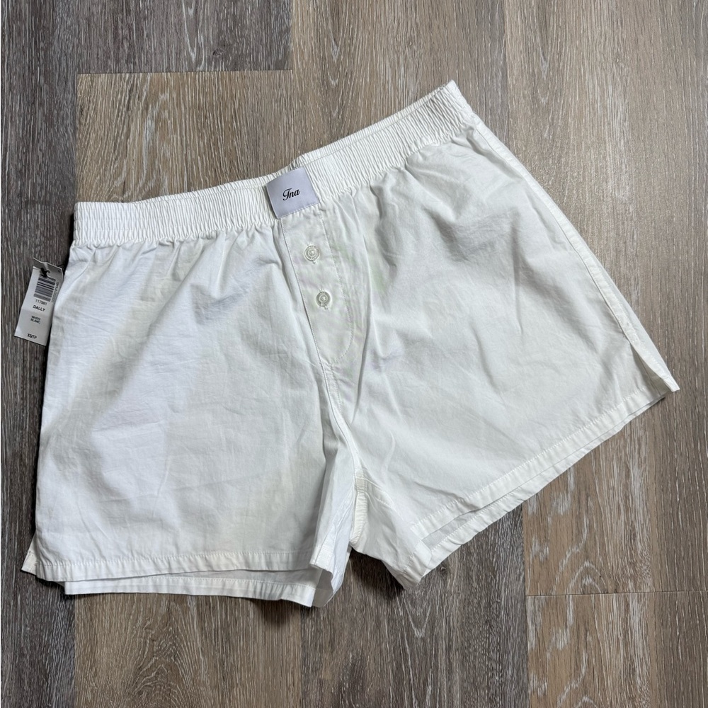 Aritzia TNA Dally Shorts